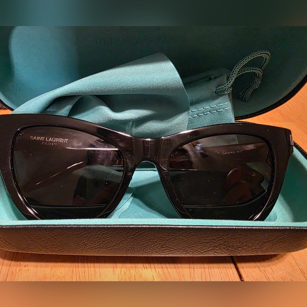 Low Startysl Classic Rectangular Black Sunglasses… - image 5